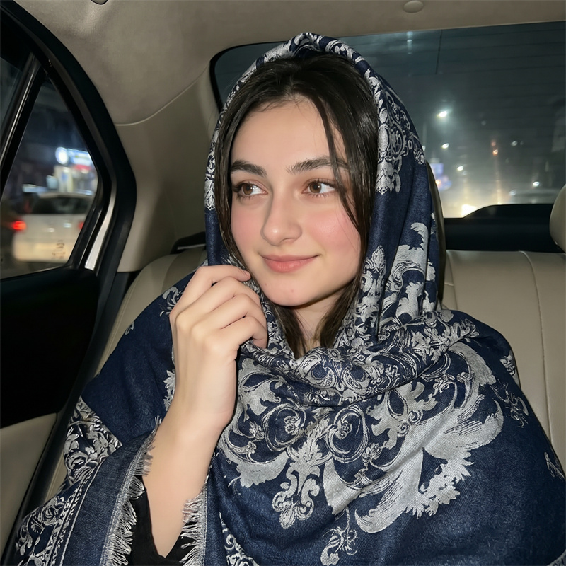 Luxury Baroque Print Hijab Wom - Shawl Wrap Winter 评论和价格